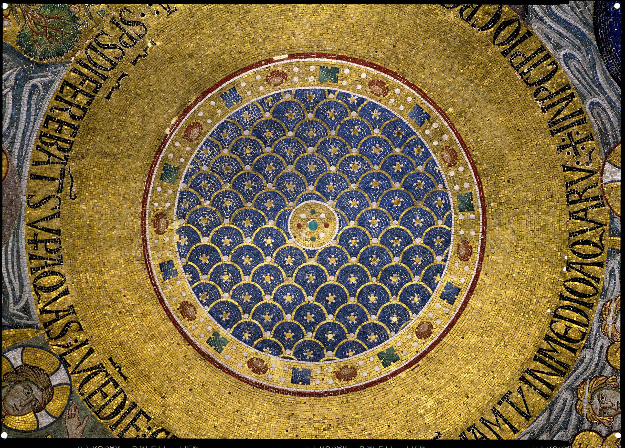 U837370_1.jpg