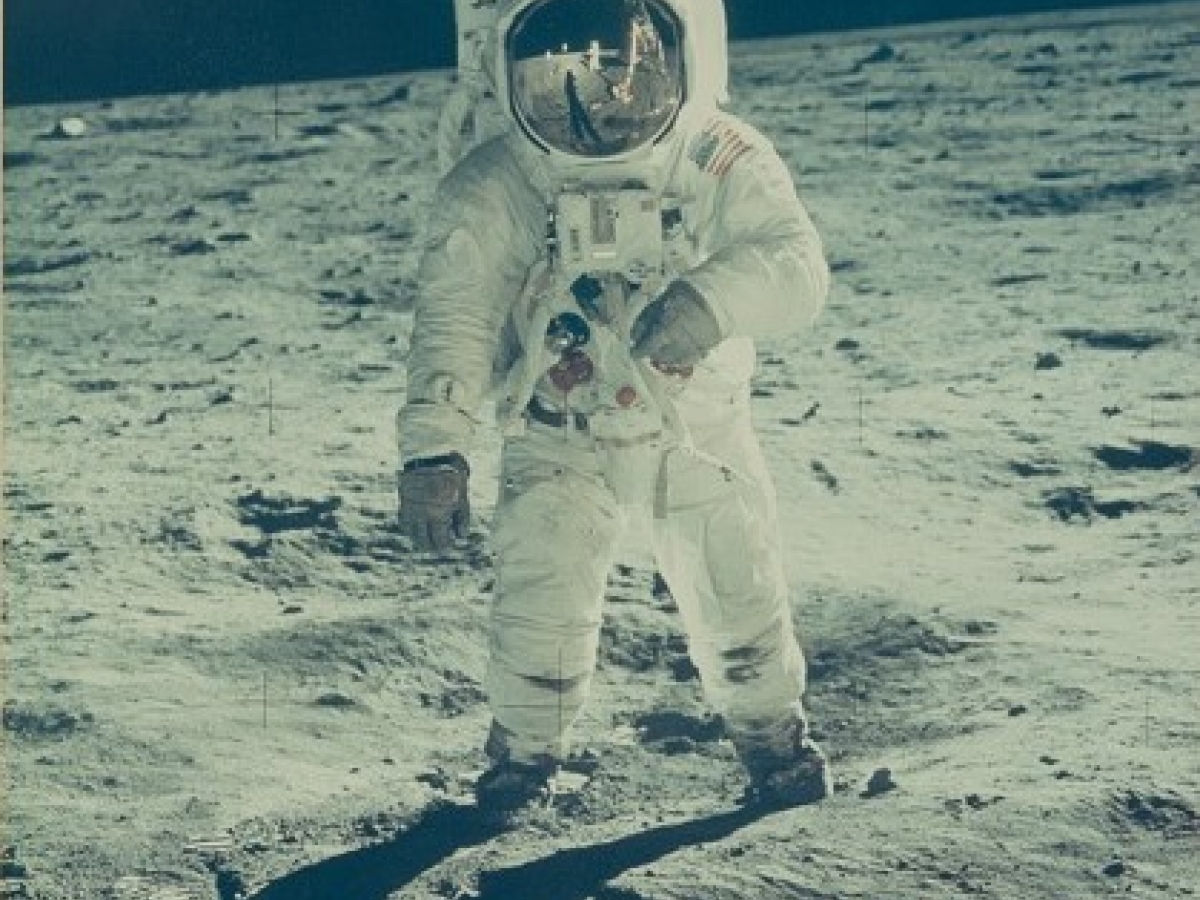 Small Steps, Giant Leaps: Apollo 11 at Fifty Exhibition Tour | Harvard ...