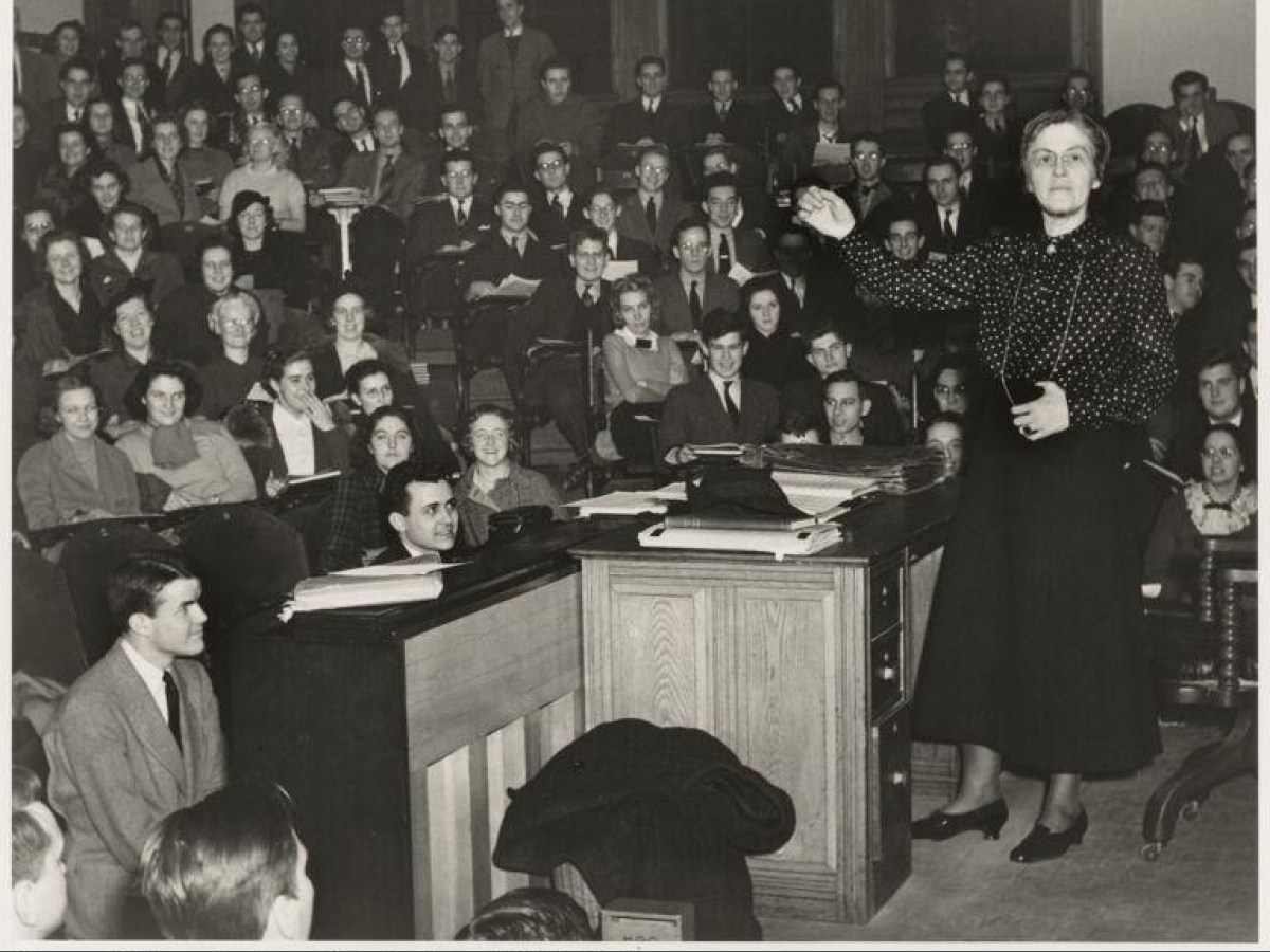 Nadia Boulanger conducts a mixed chorus. 