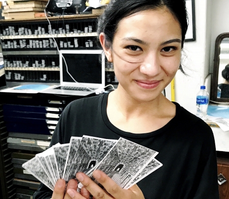 Nicole Araya and her tarot deck