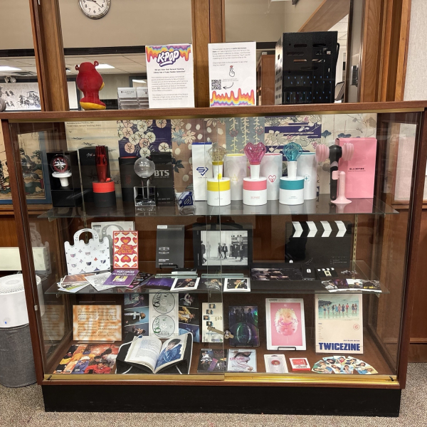 An image of the display at Harvard-Yenching Library. 