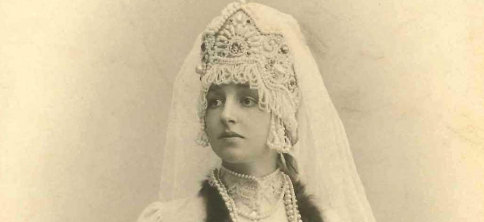 Helen Tisdel de Wollant in Russian court presentation gown, circa 1900. 