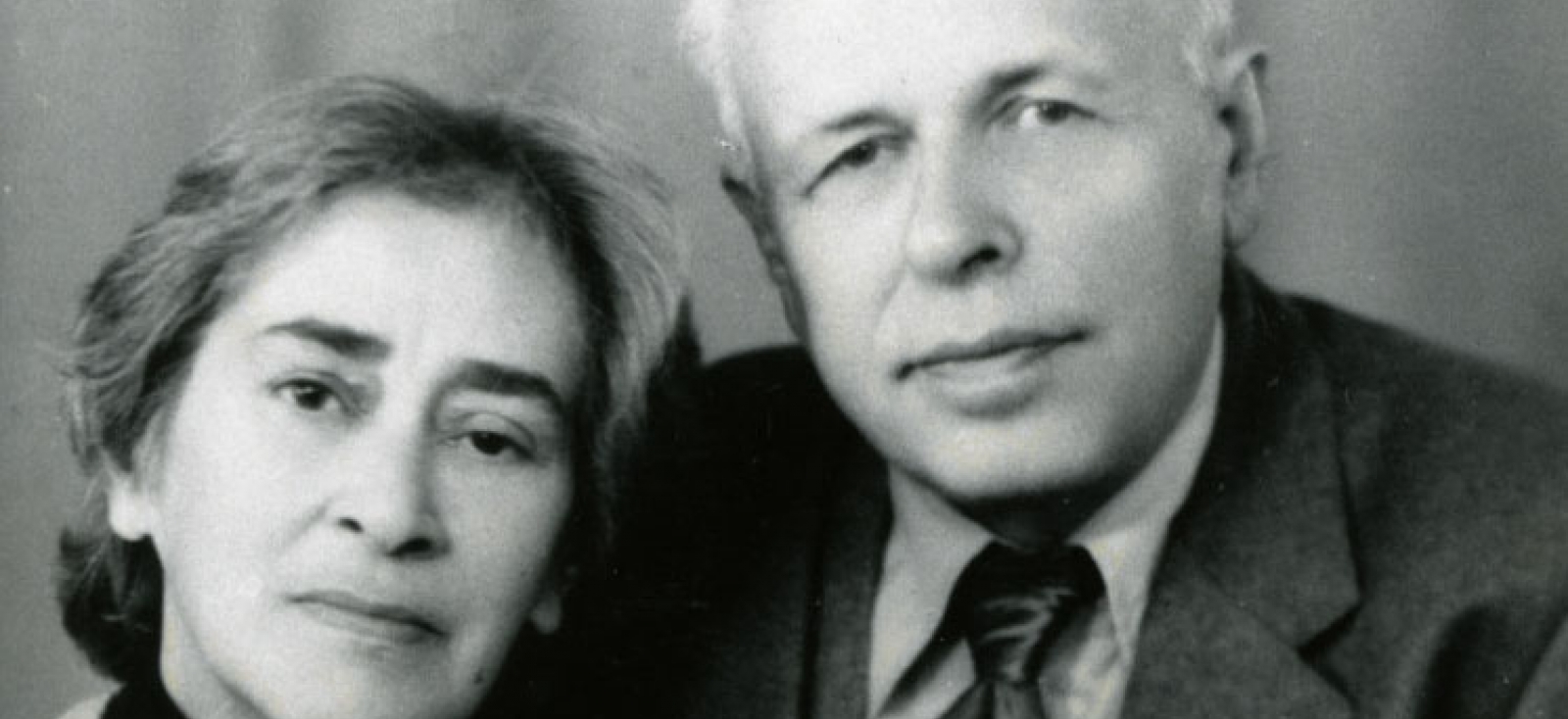 Side-by-side Elena Bonner and Andreĭ Sakharov. Gorky, 1984. Taken after the hunger strike. 