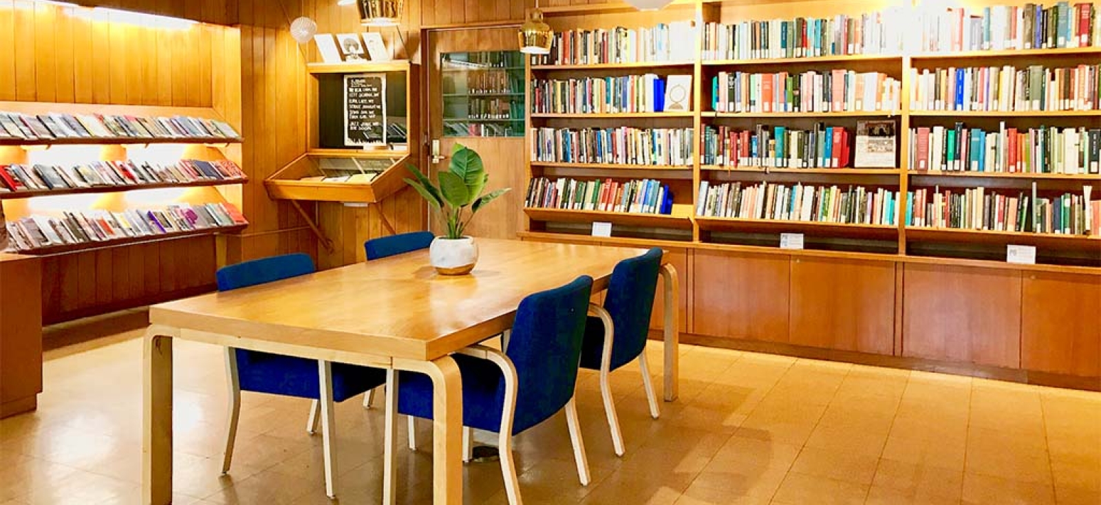 Woodberry Poetry Room circulating and serials collection