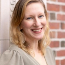Headshot of Anna Van Someren