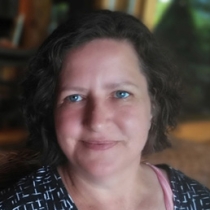 Portrait picture of Janet Taylor